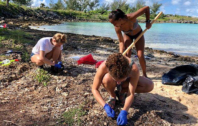 2018-coastal-cleanup-URI